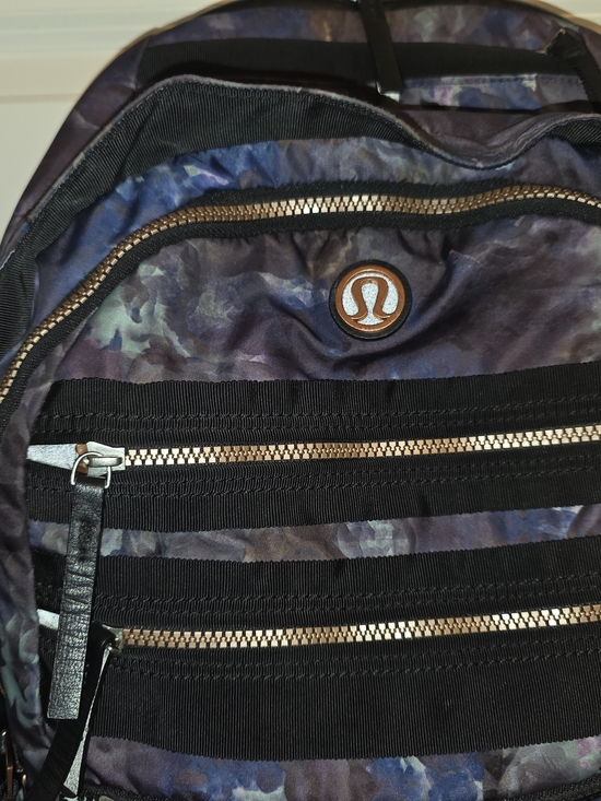 Lululemon \